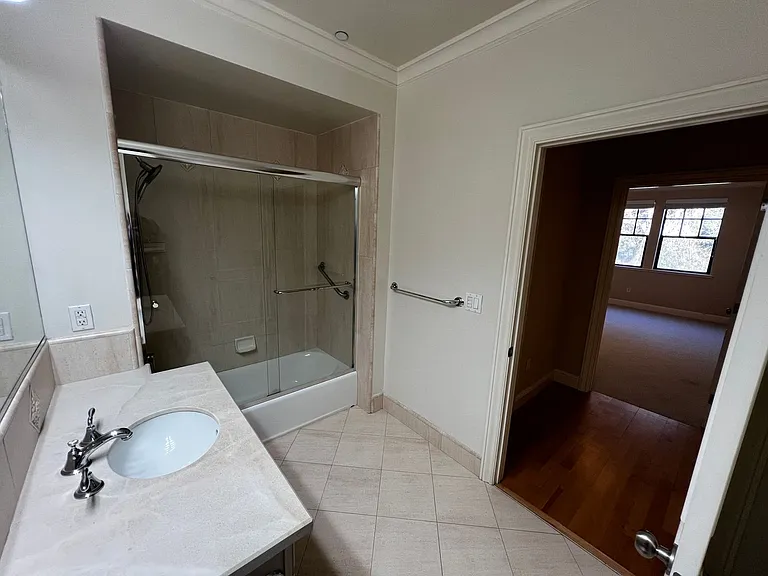 300 Laguna Honda Blvd — Photo 30