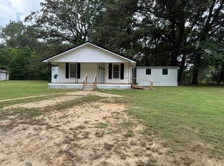 445 Country Club Rd, Savannah, TN 38372