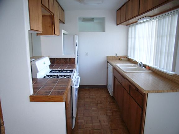 4th image of 252 Water St
