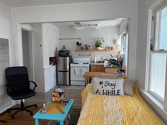 4th image of 29 1/2 Paloma Ave