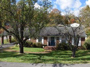 913 Henry Dr, Fairmont, WV 26554
