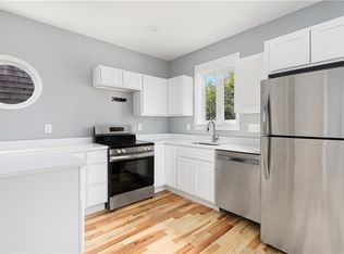 427 Spring St #1, Newport, RI 02840