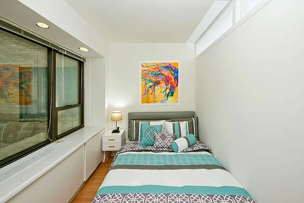 Rented by Manhattan Apartment Organization | media 40