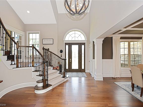 3rd image of 10404 Parkside Dr