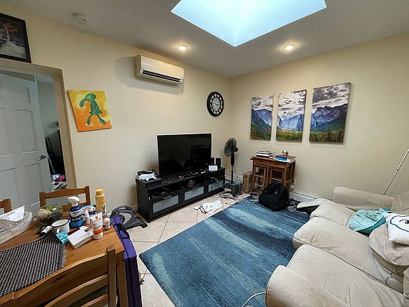 4th image of 2021 Steinway St #2
