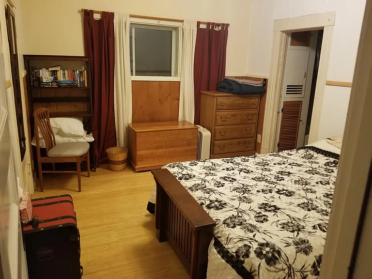 Downstairs middle bedroom, off bathroom.