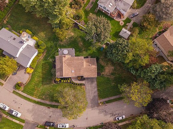 5th image of 20 Dwight St