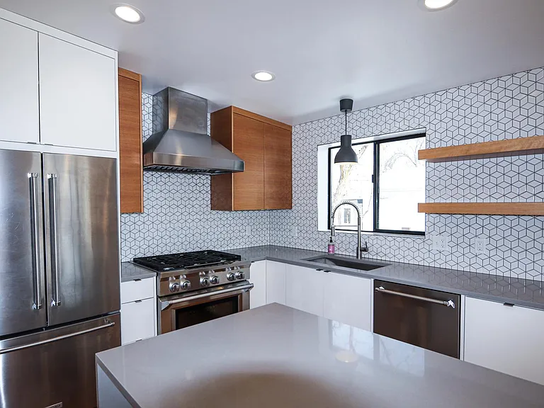 1859 E Hillcrest Ave — Photo 7