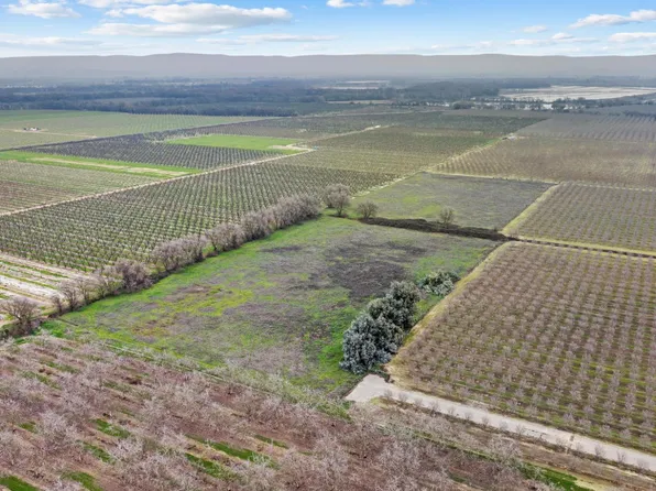 Peach Ct, Marysville, CA 95901