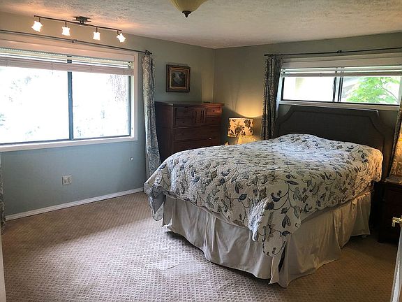 5th image of 1010 W Bellwood Dr