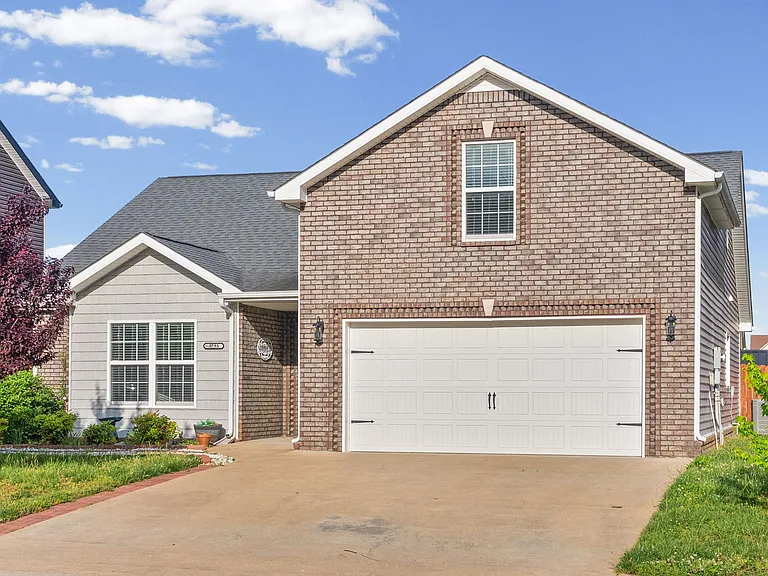 3753 Windmill Dr — Photo 2