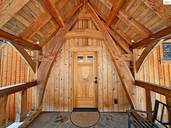 5th image of 2222 Hidden Valley Rd