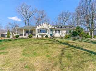 1124 Academy Dr, Youngstown, OH