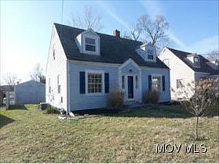 1st image of 123 Woodrow St