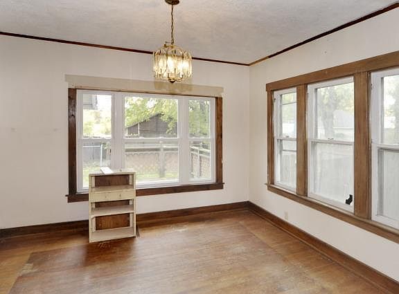 5th image of 936 Albert Ave