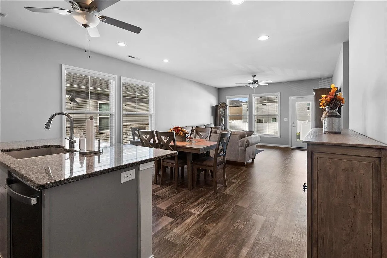 823 Saucer Ct — Photo 3