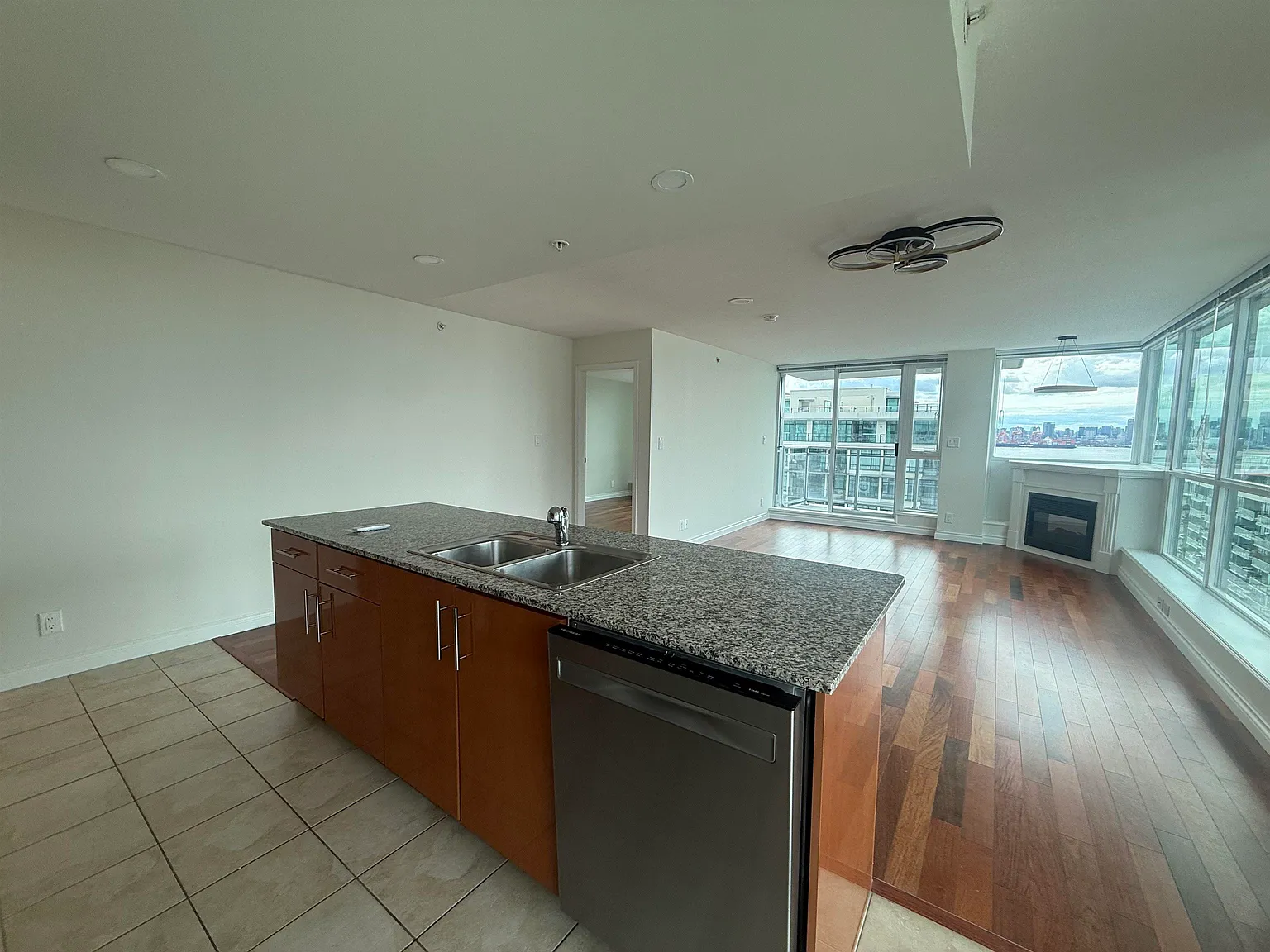 2 bed, 1186 sqft, $4,100 — Photo 3