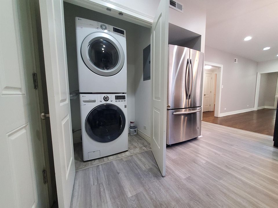 1st image of 2241 W Morse Ave #2
