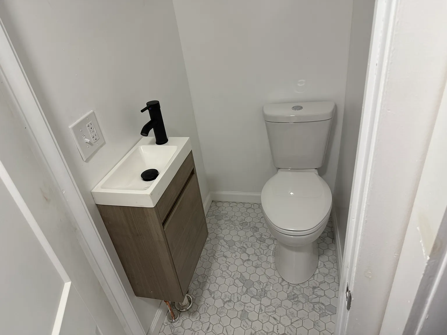 3 bed, 2.5 bath, 1424 sqft, $2,500 — Photo 3