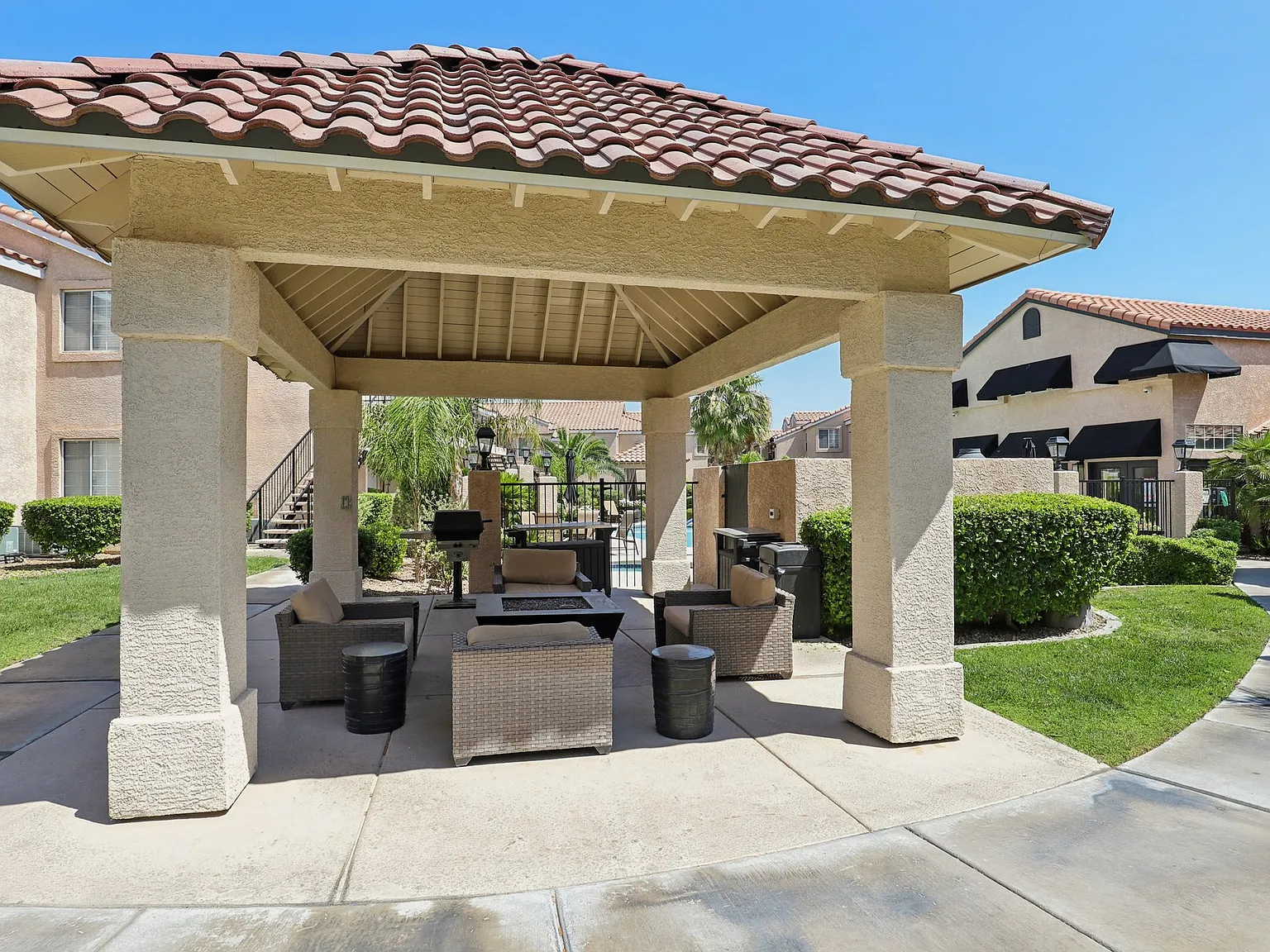 Versailles Senior Apartments — Photo 3
