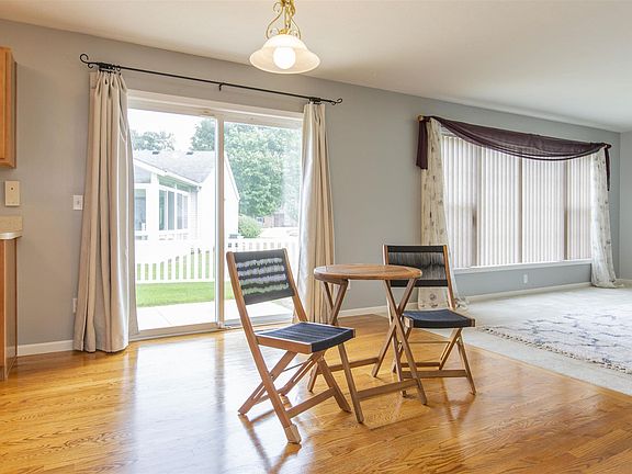 4th image of 128 Livingston Bay Ct