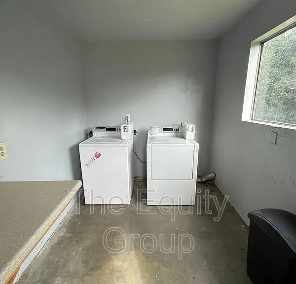 616 N Blackstone St #15 — Photo 2