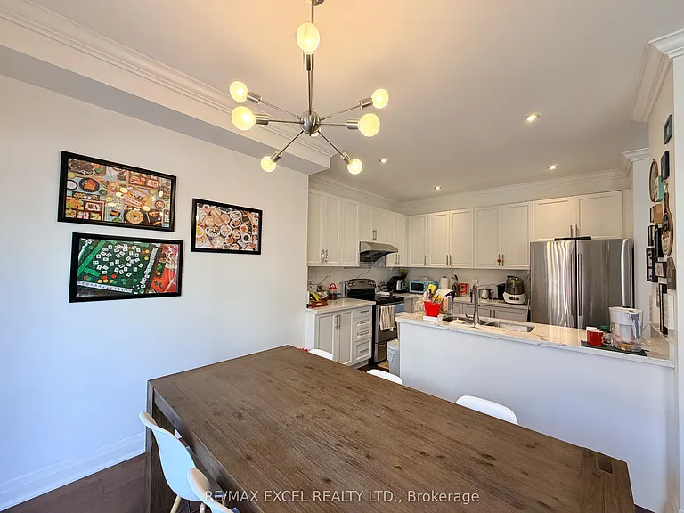 130 Laurendale Ave — Photo 7