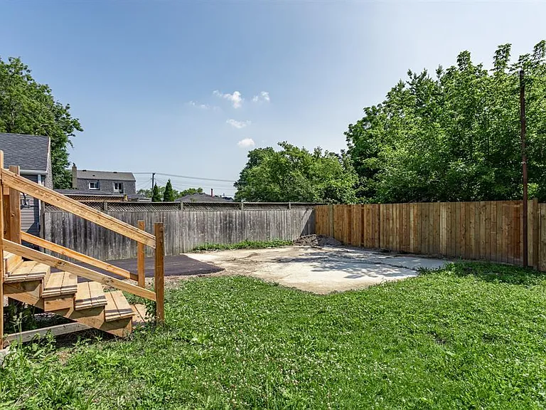 138 Sutton St — Photo 17