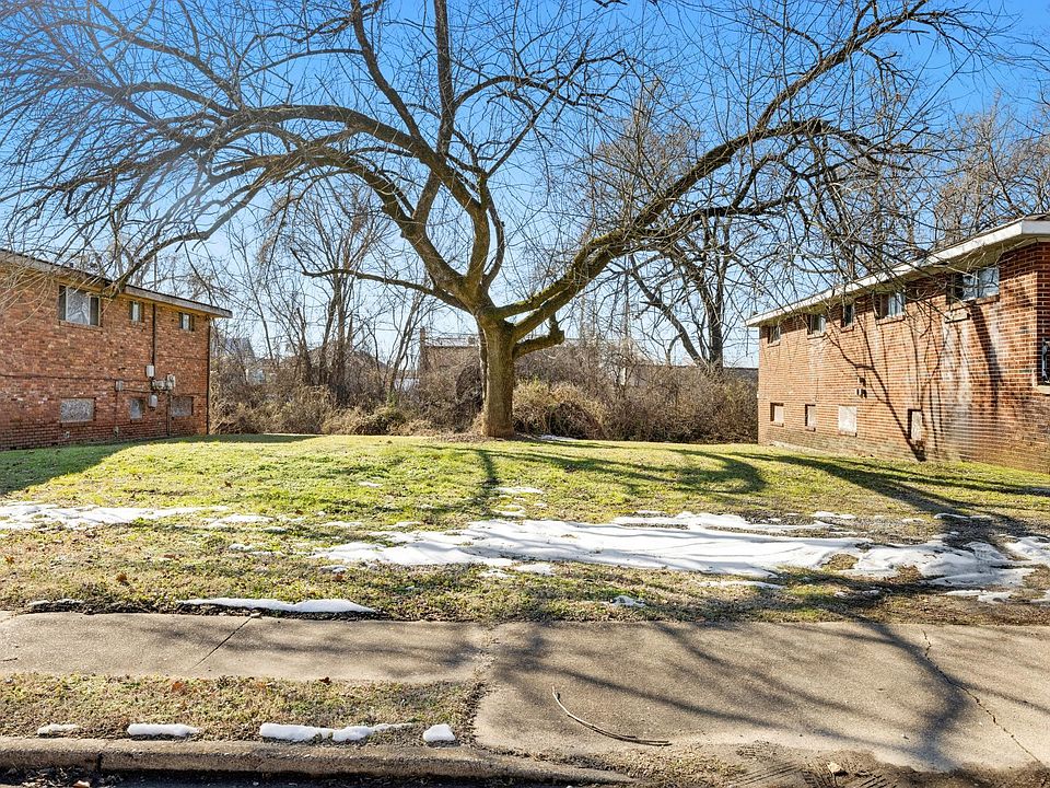 2nd image of 0 E 14th St