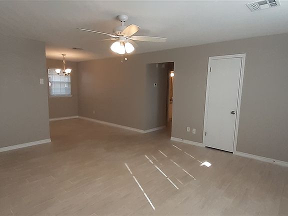 3rd image of 7919 NW Crossland Cir