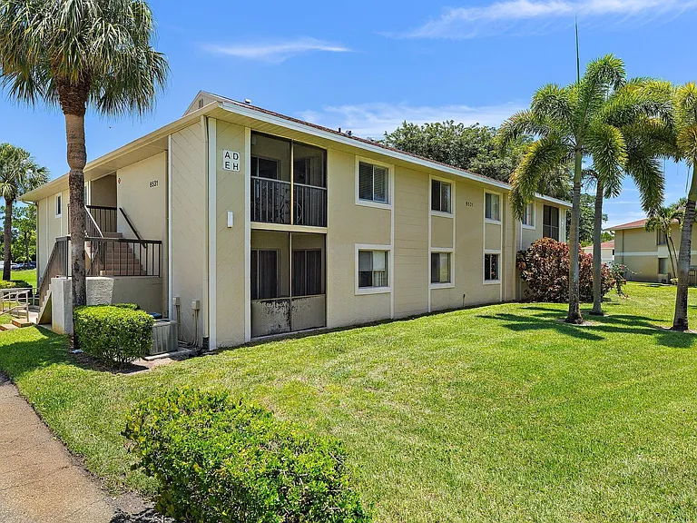 6531 Chasewood Dr #H — Photo 3