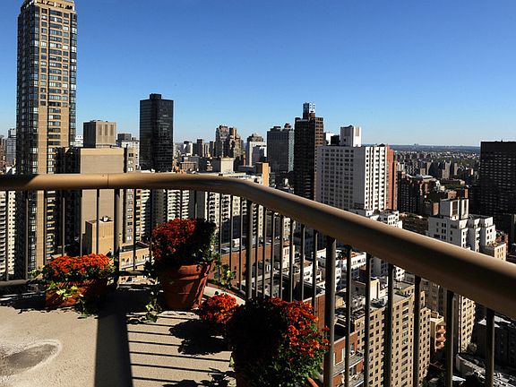 3rd image of 167 E 61st St APT 34E