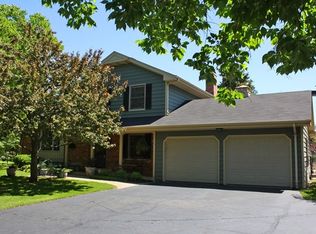 17N943 Powers Rd, Gilberts, IL 60136