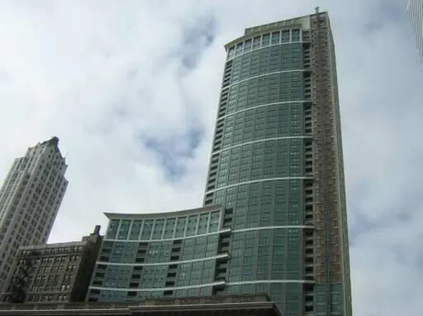 130 N Garland Ct APT 1502, Chicago, IL 60602