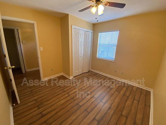 5th image of 3926 Valley Creek Way #1