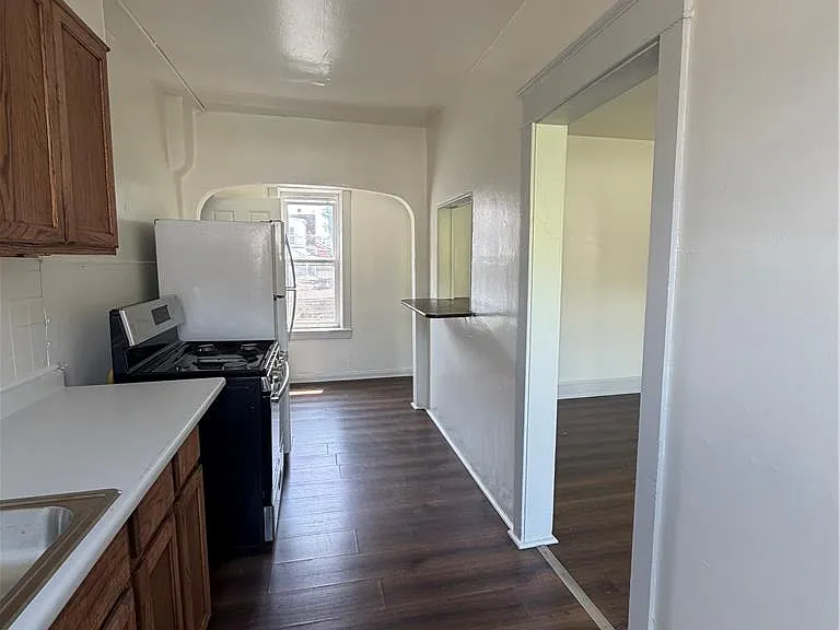 408 W Washington St #2W — Photo 4
