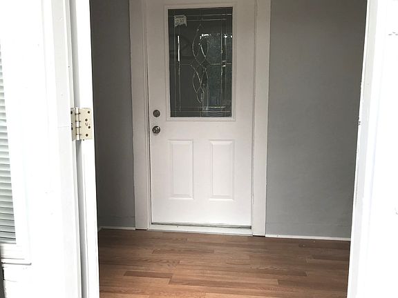 3rd image of 1180 S Lyman Ave