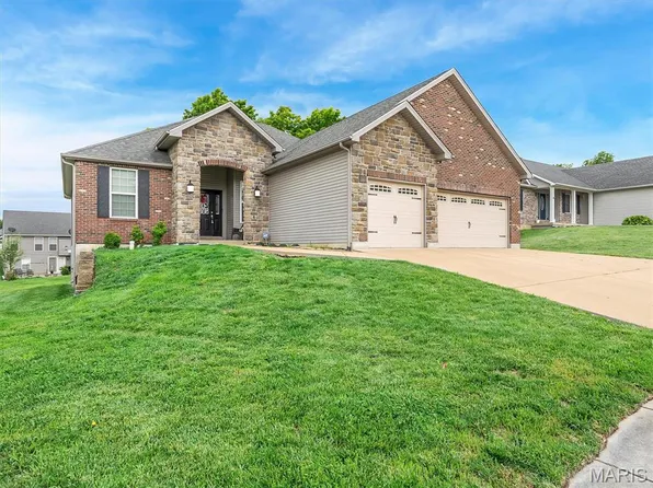 2236 Silver Lake Estates Dr, Pacific, MO 63069