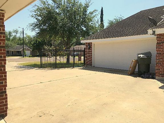 3rd image of 1320 Rejamen Dr
