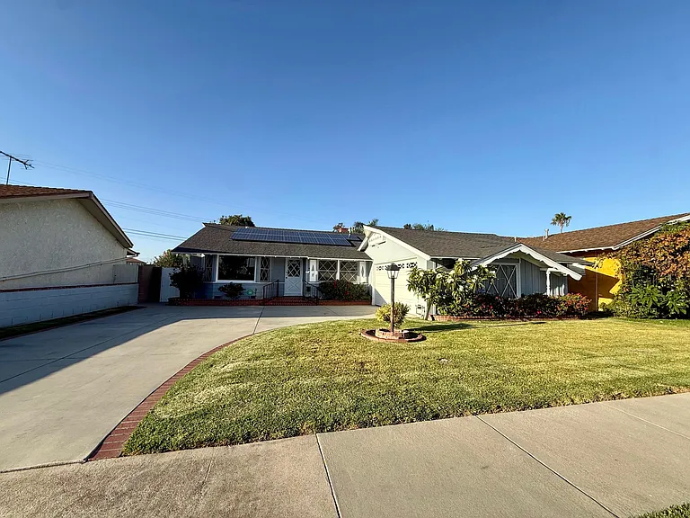 6481 Dos Rios Rd — Photo 2