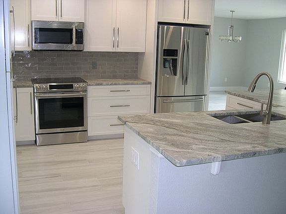 4th image of 4565 Colleen St