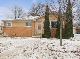 312 Hatlen Ave, Mount Prospect, IL