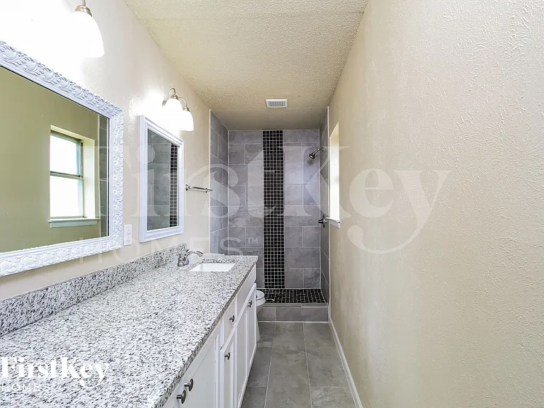 2509 E Williamsburg Mnr — Photo 8