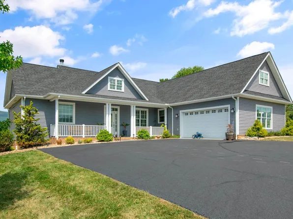 617 Hale St, Pearisburg, VA 24134