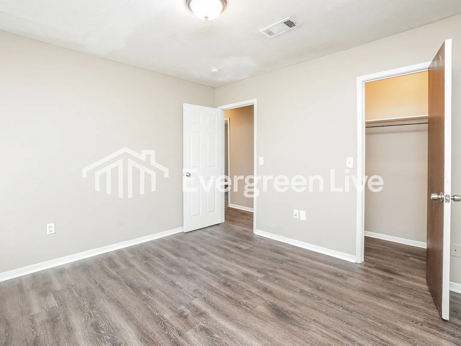 3 bed, 1.0 bath, 1131 sqft, $1,345 — Photo 4
