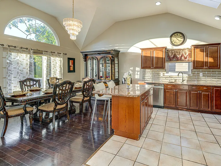 Talmadge Dr — Photo 3