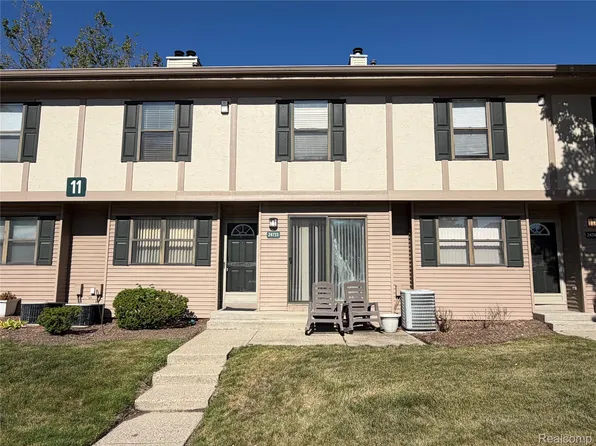 24733 Primrose Ln, Southfield, MI 48033