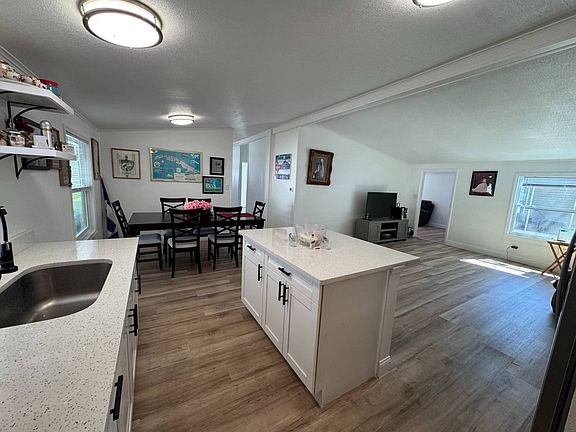 3rd image of 8814 Edgewood Blvd