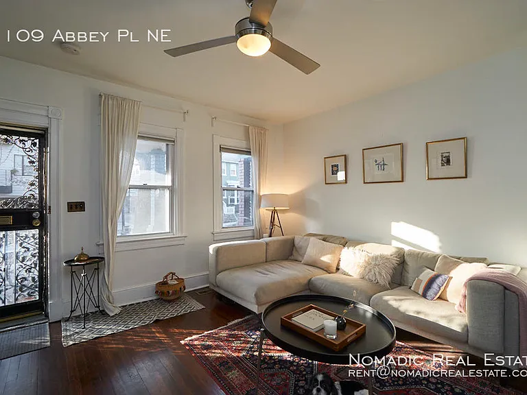 1109 Abbey Pl NE — Photo 3