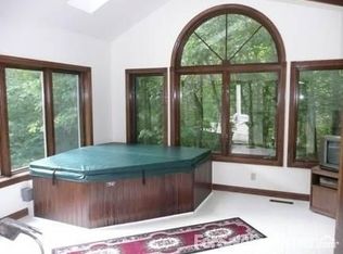 W3221 Aspen Ln, Marinette, WI 54143